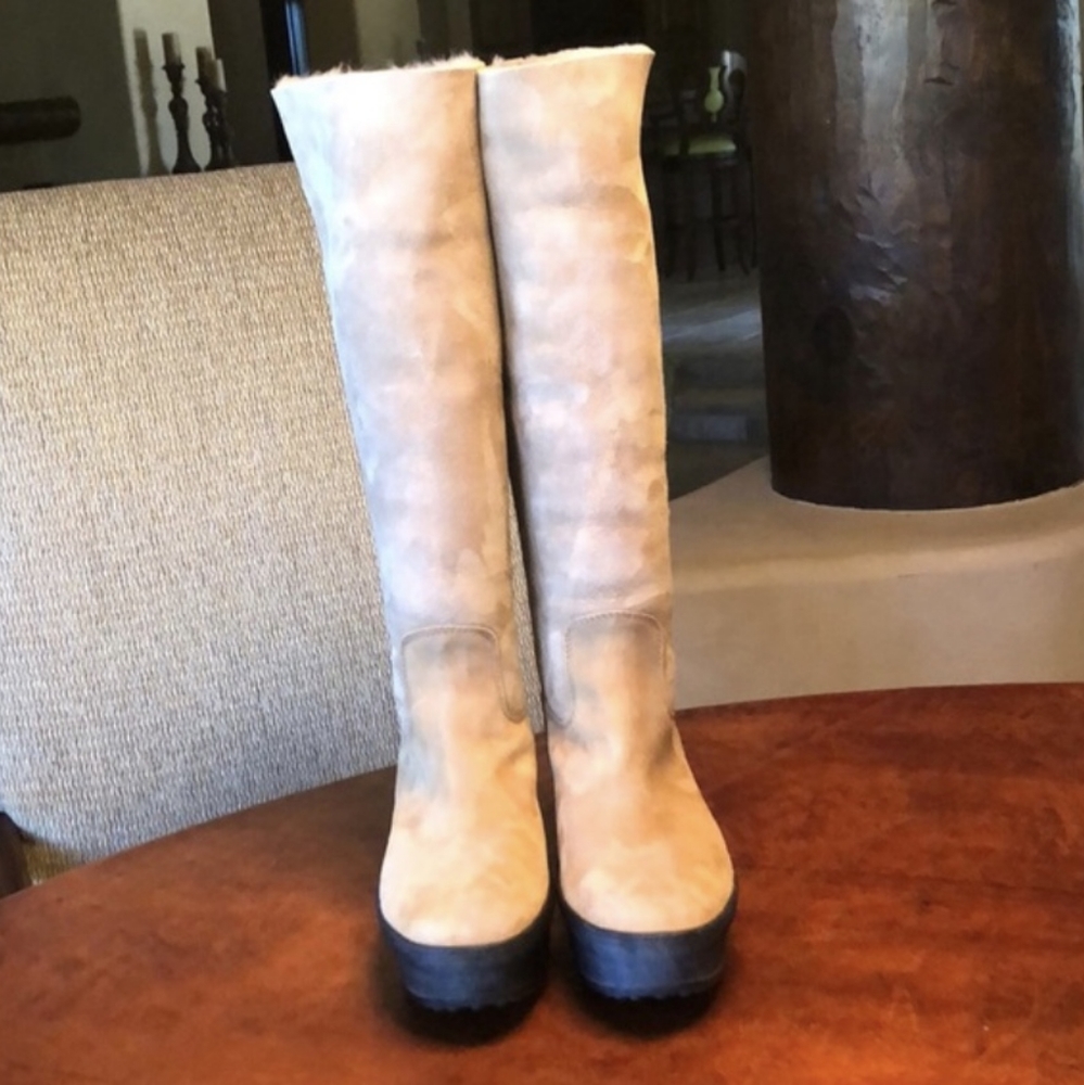 TOD'S Shearling Lined Platform Wedge Boot Sz. EU 38.